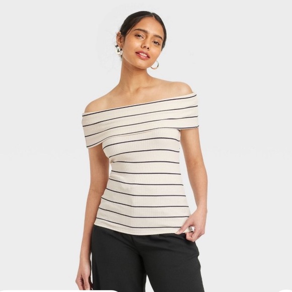 a new day Tops - NWT Target A New Day Women’s Slim Fit short sleeve off the shoulder top sz L